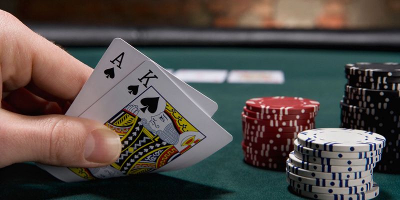 Phân tích chiến lược Poker: Từ các kỹ thuật cơ bản đến nâng cao